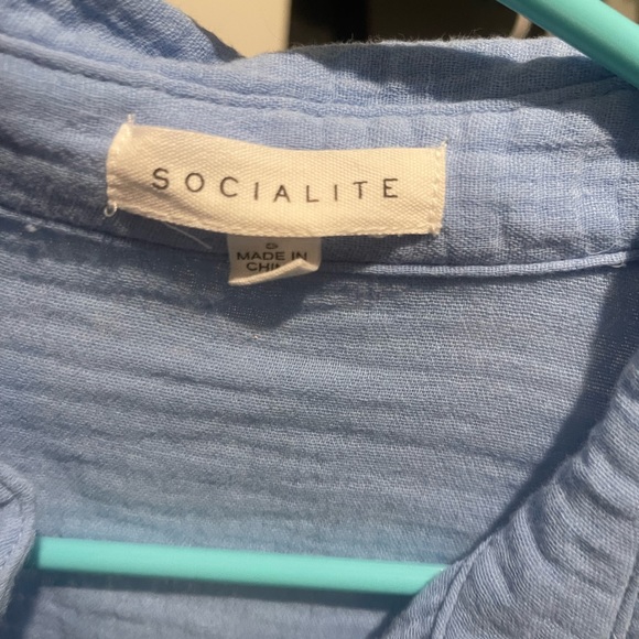 Socialite Tie Front Button Down Gauze Top - Picture 4 of 8